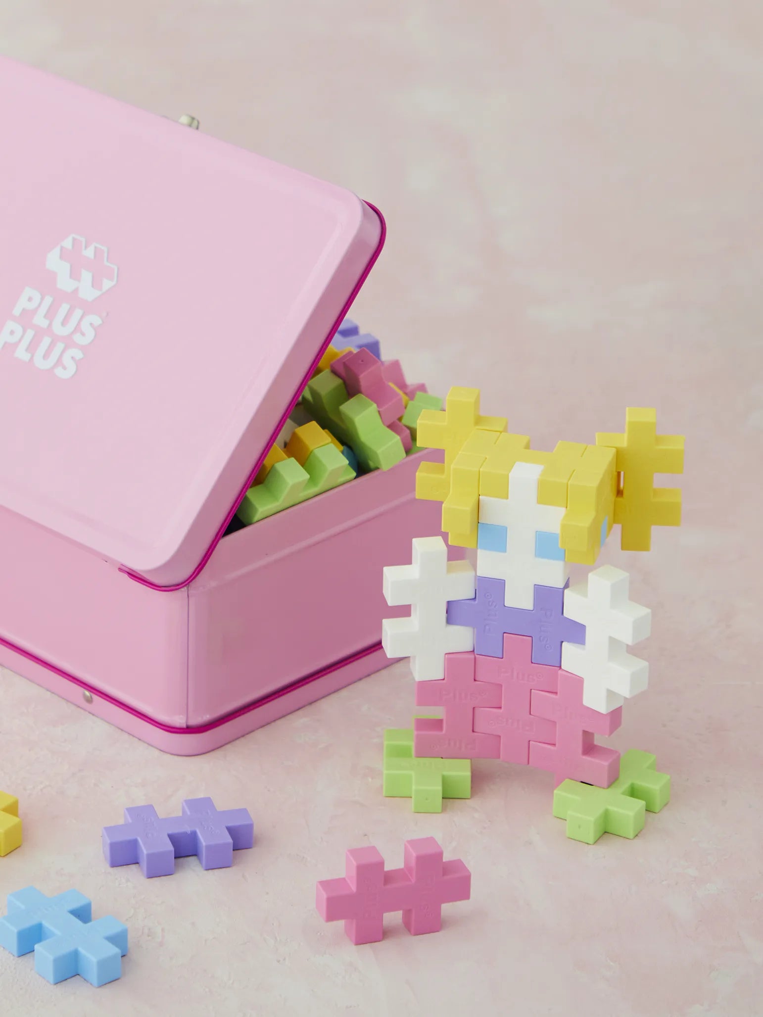 BIG Metal Suitcase - 70 pcs