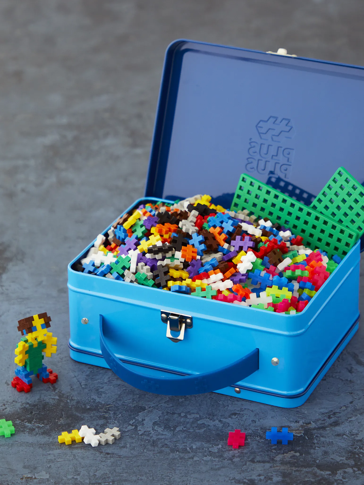 Blue Metal Suitcase - 600 pcs